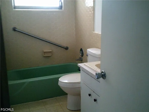 $1,400 | 1405 Juddale Street East, Lehigh Acres, FL 33936