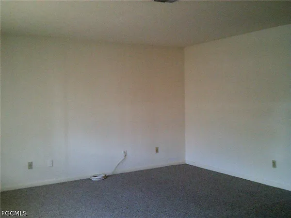 $1,400 | 1405 Juddale Street East, Lehigh Acres, FL 33936