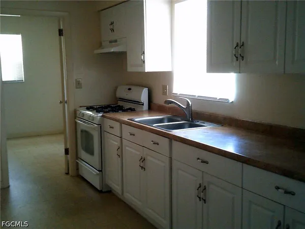 $1,400 | 1405 Juddale Street East, Lehigh Acres, FL 33936