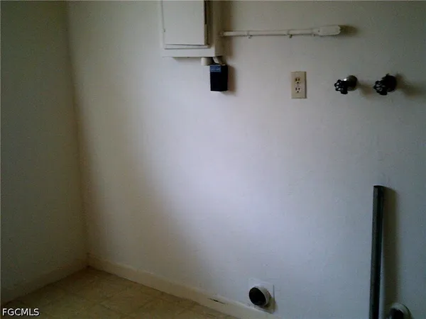 $1,400 | 1405 Juddale Street East, Lehigh Acres, FL 33936