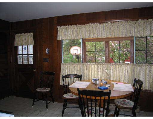 24 Vale Road Reading, MA 01867 - Photo 4 of 12 Gallery Image 4