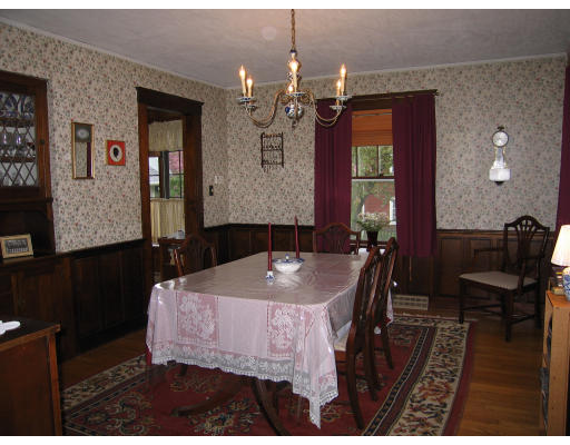 24 Vale Road Reading, MA 01867 - Photo 6 of 12 Gallery Image 6