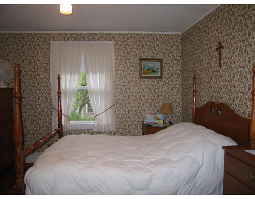 24 Vale Road Reading, MA 01867 - Photo 9 of 12 Gallery Image 9
