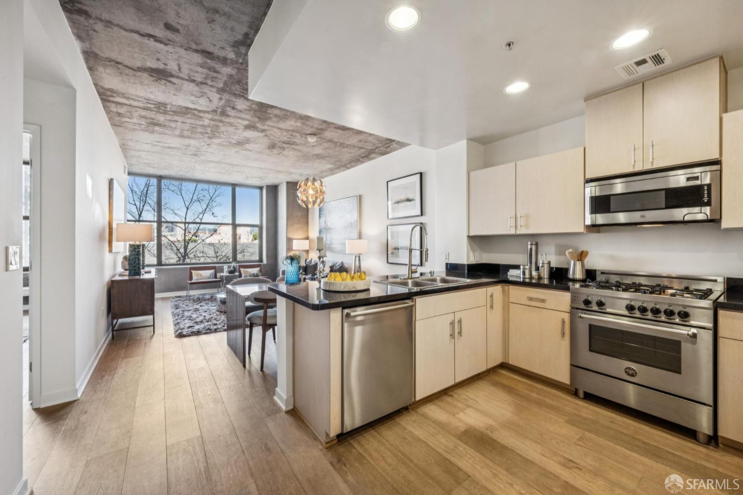 311 2nd Street, Unit 403 Oakland, CA 94607 - Photo 7 of 33