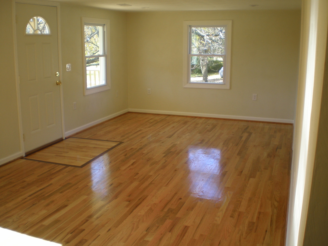 911 North Mill Road Salem, VA 24153 - Photo 3 of 7 Living Room