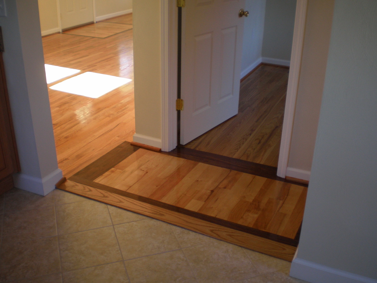 911 North Mill Road Salem, VA 24153 - Photo 5 of 7 Living room entrance
