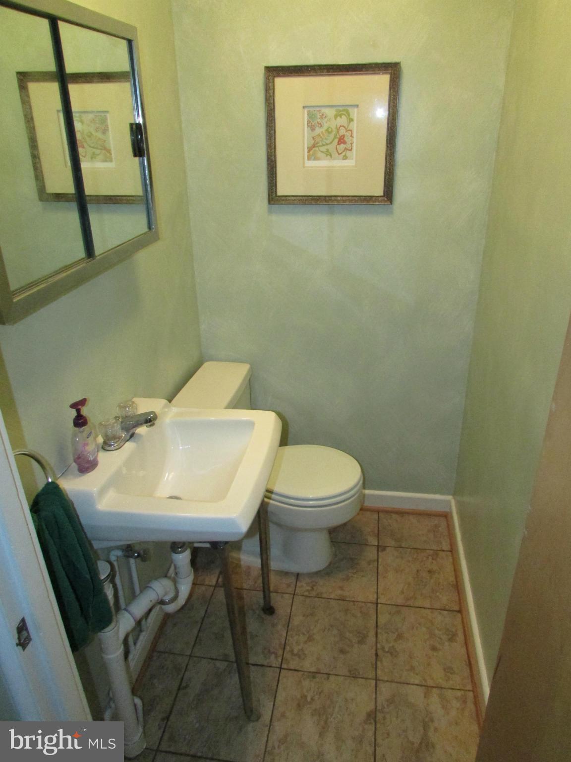 13 Ridge Road, Unit K Greenbelt, MD 20770 - Photo 11 of 19 Bath