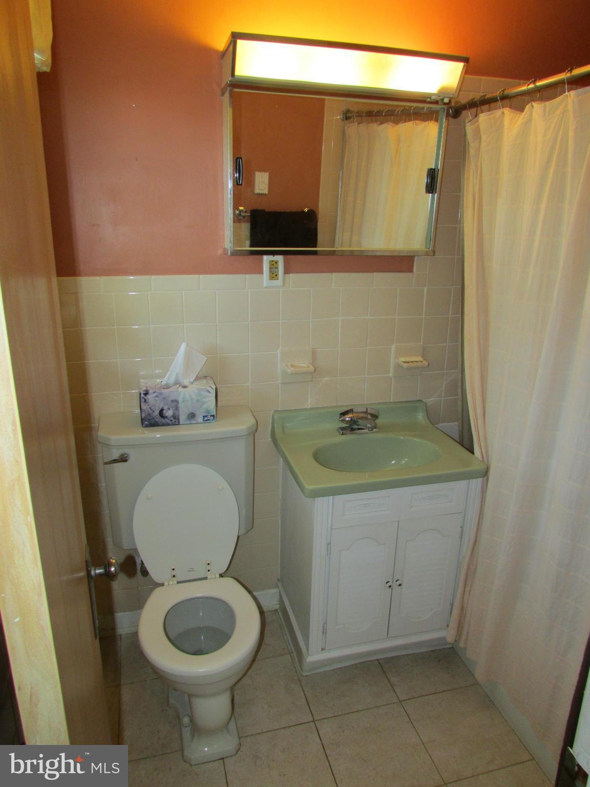 13 Ridge Road, Unit K Greenbelt, MD 20770 - Photo 16 of 19 Bath
