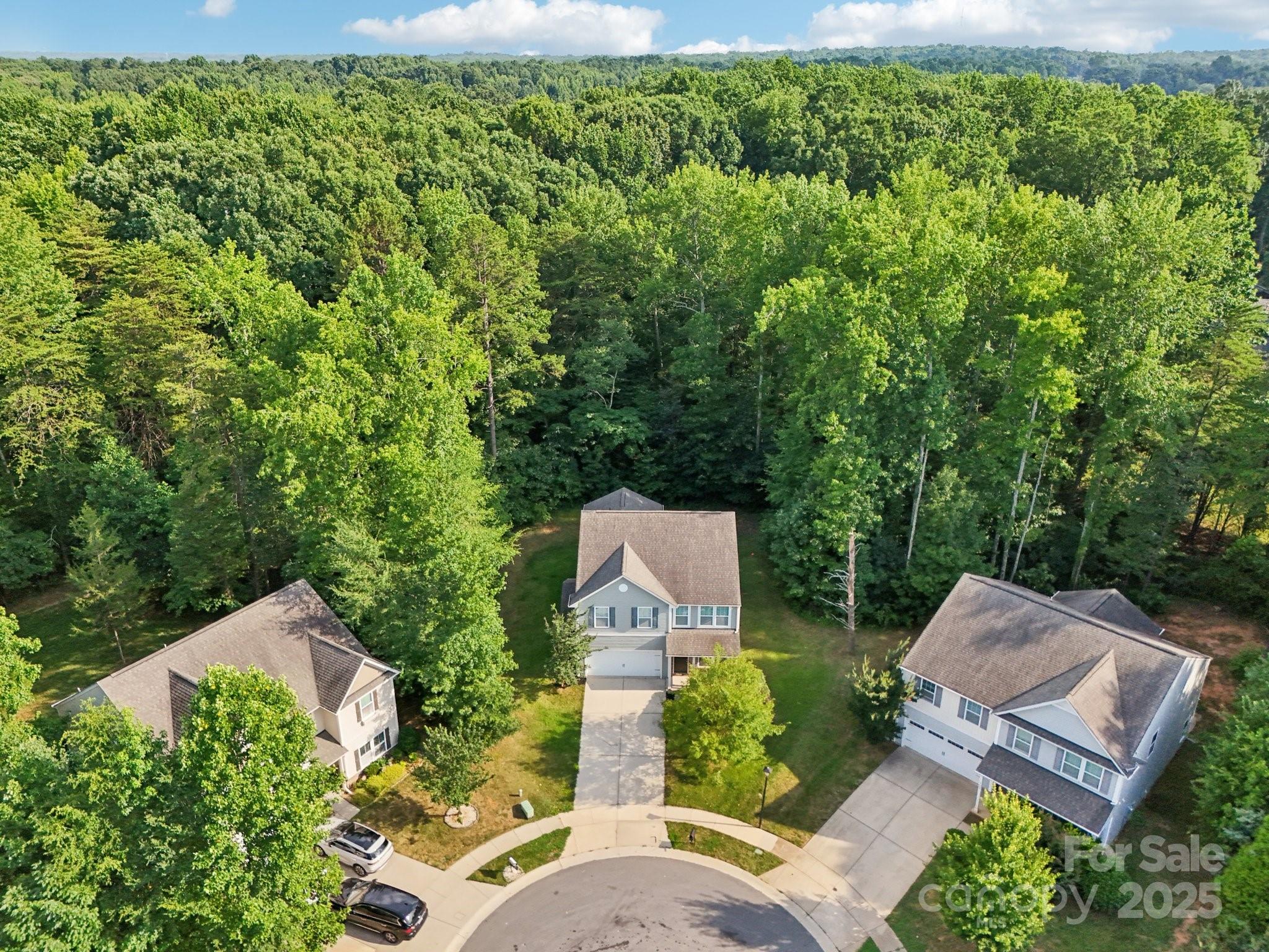 9403 Fernspray Road Charlotte, NC 28215 - Photo 3 of 48 Gallery Image 3