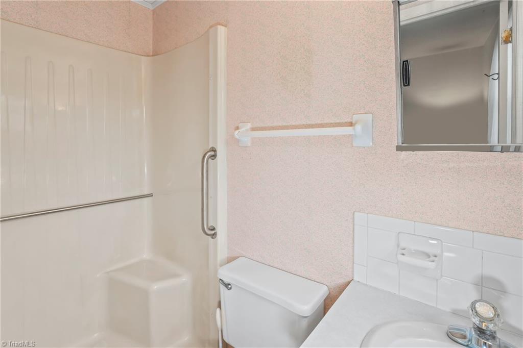 142 Cameron Road Lexington, NC 27295 - Photo 20 of 41 Primary bathroom Shower with Grab Bar