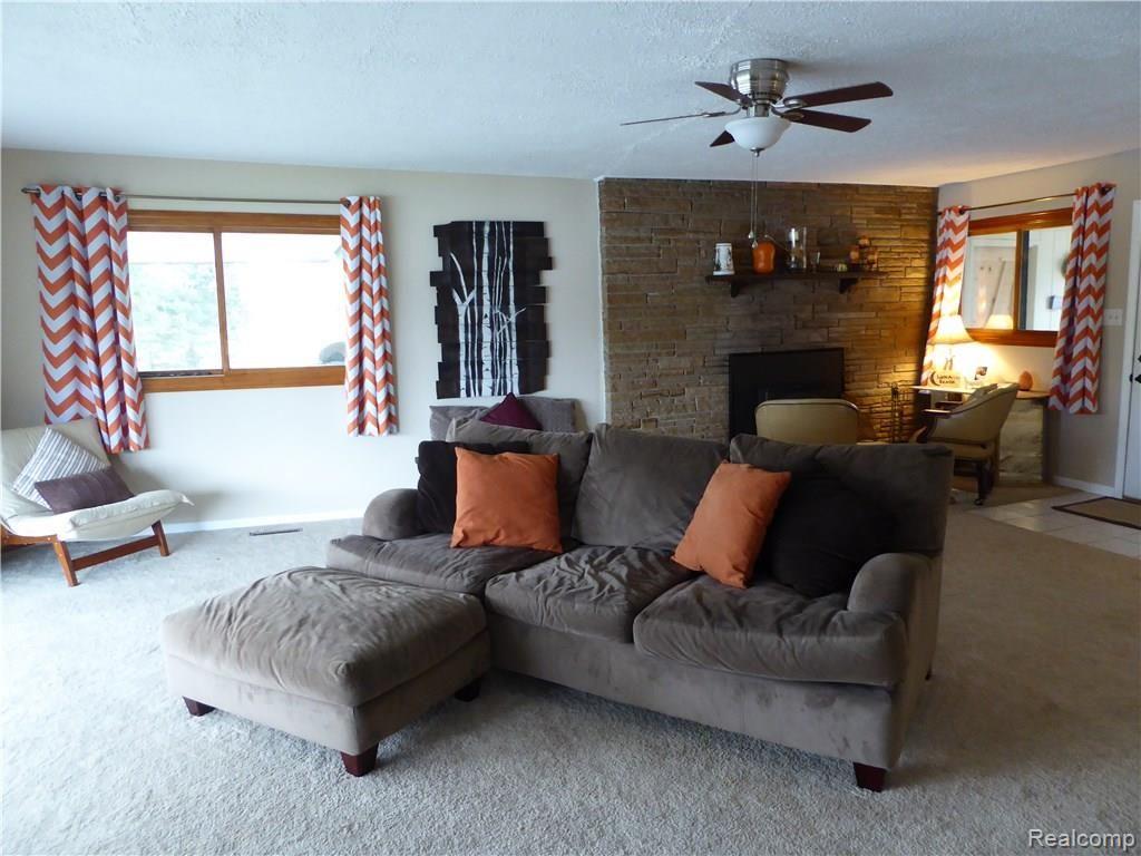 3297 Ripple Way White Lake, MI 48383 - Photo 2 of 18 P1010170.JPG
