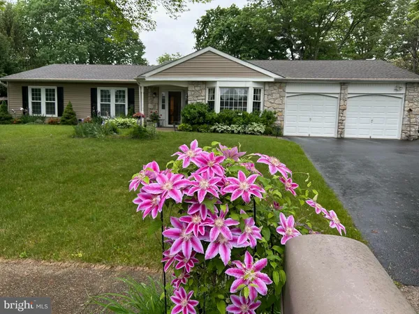 $749,000 | 923 Pickering Drive, Yardley, PA 19067