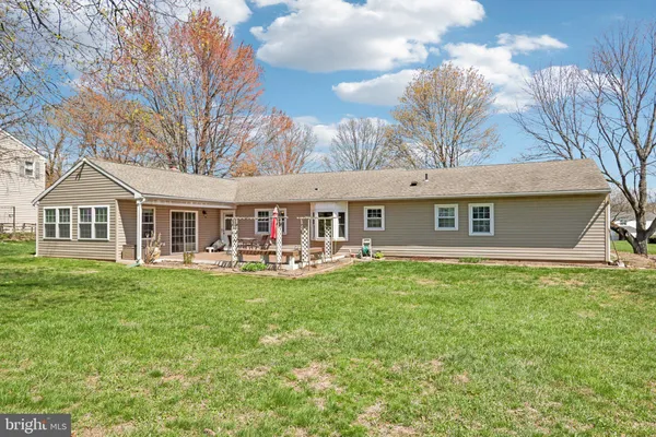 $749,000 | 923 Pickering Drive, Yardley, PA 19067