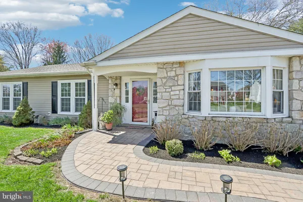 $749,000 | 923 Pickering Drive, Yardley, PA 19067