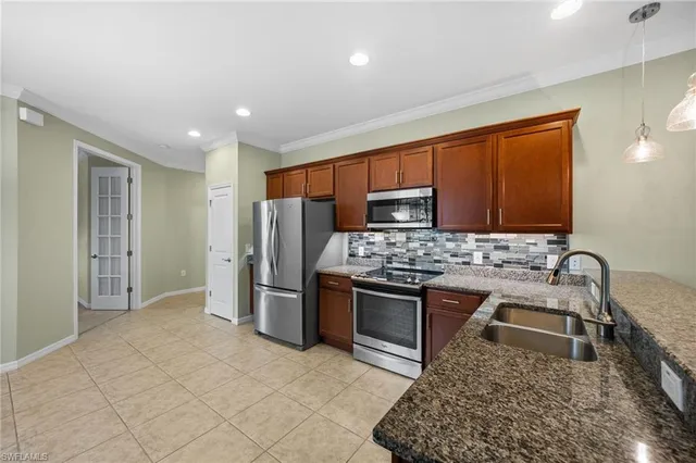 $539,500 | 1511 Oceania Drive South, Naples, FL 34113