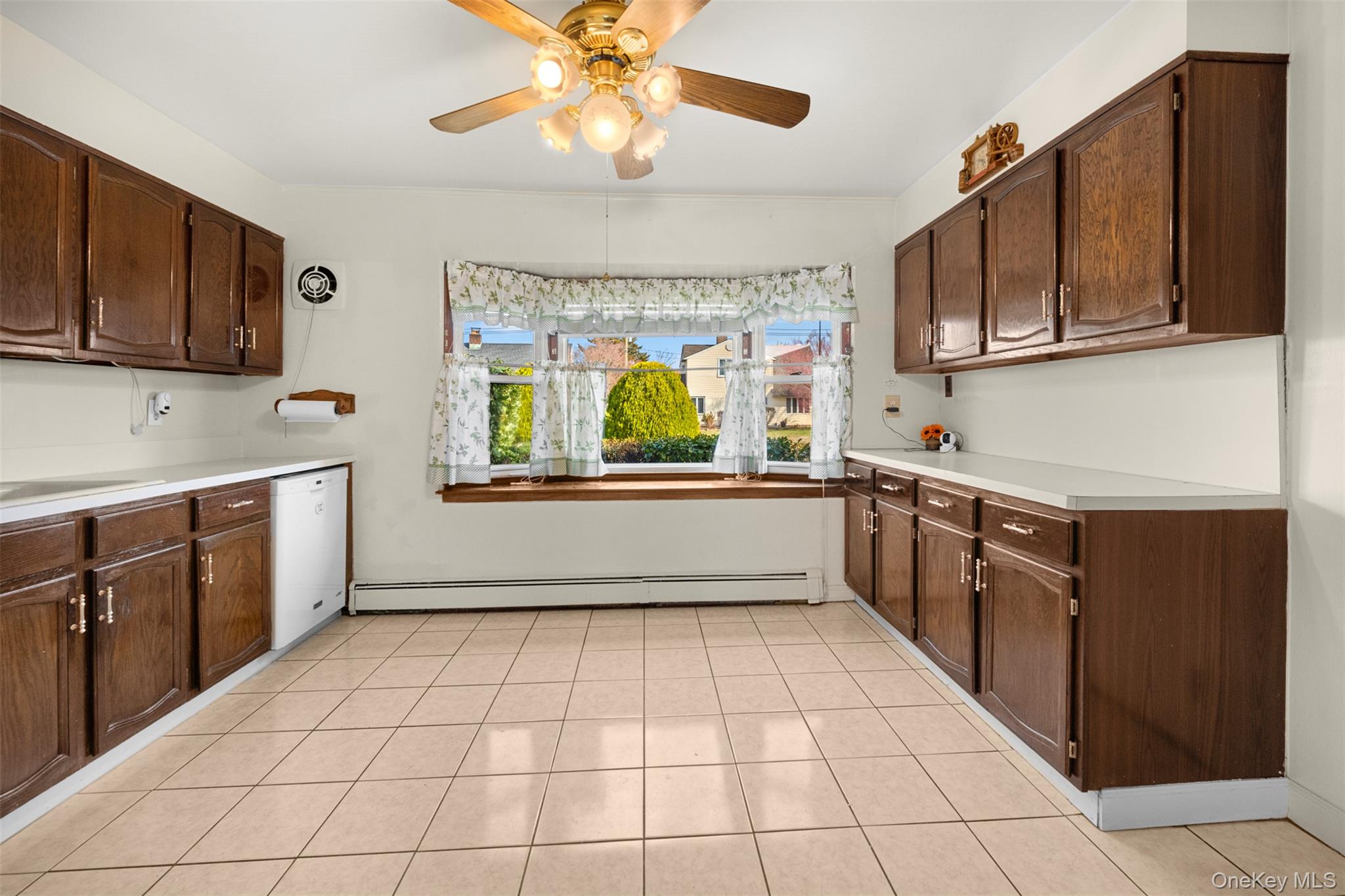 60 Flamingo Road Levittown, NY 11756 - Photo 5 of 50