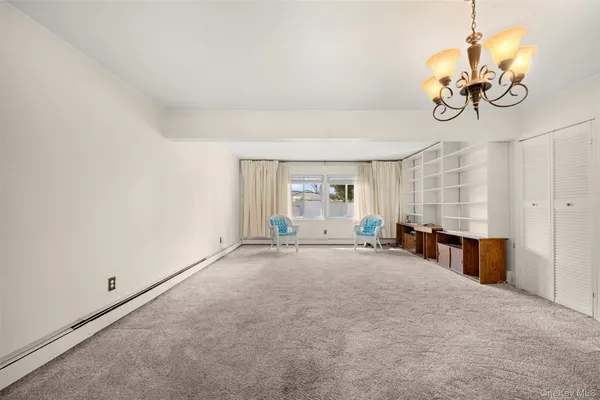 $689,999 | 60 Flamingo Road, Levittown, NY 11756