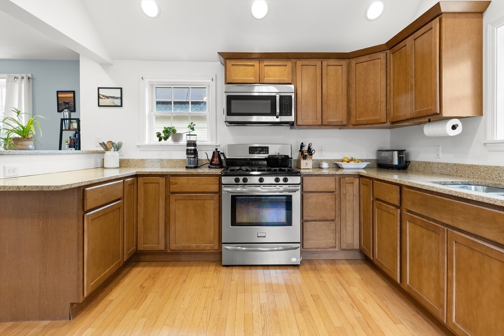 229 Highland Street Hamilton, MA 01982 - Photo 3 of 35