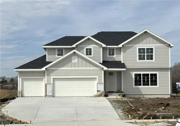 $515,000 | 20702 Emerald Street, Spring Hill, KS 66083