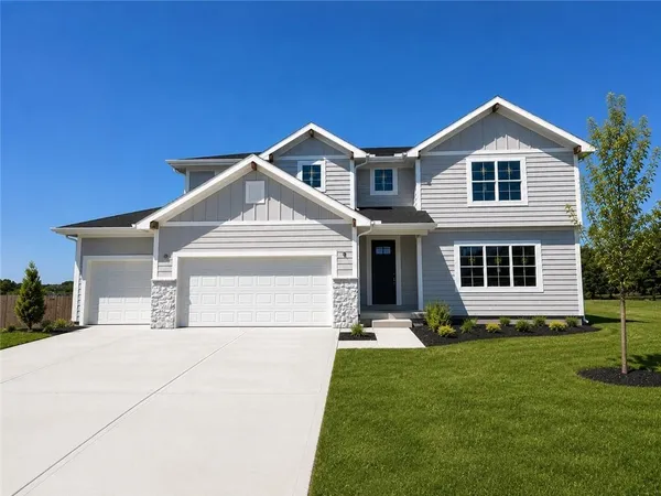 $515,000 | 20702 Emerald Street, Spring Hill, KS 66083
