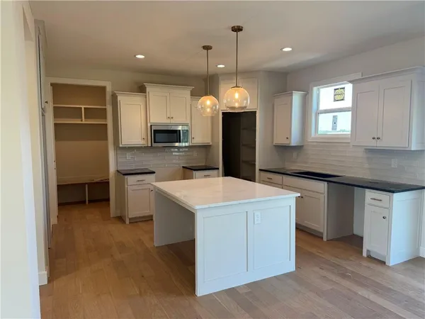 $515,000 | 20702 Emerald Street, Spring Hill, KS 66083