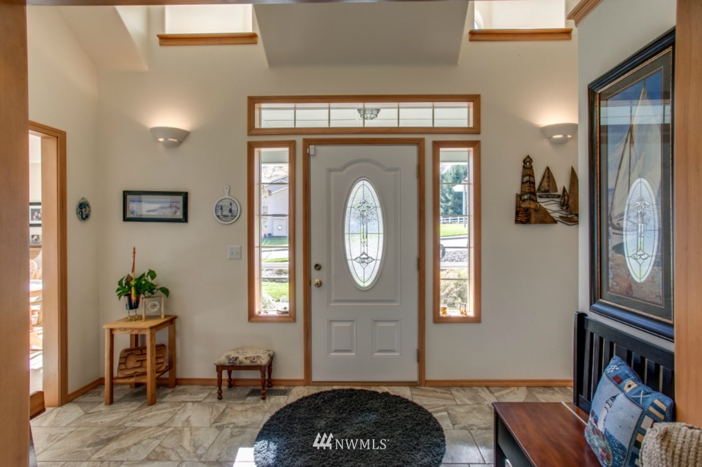 441 Lars Lane Wenatchee, WA 98801 - Photo 3 of 24 Gallery Image 3