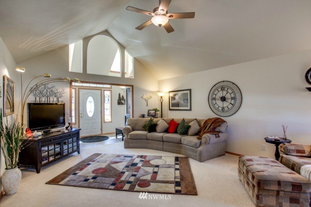 441 Lars Lane Wenatchee, WA 98801 - Photo 4 of 24 Gallery Image 4