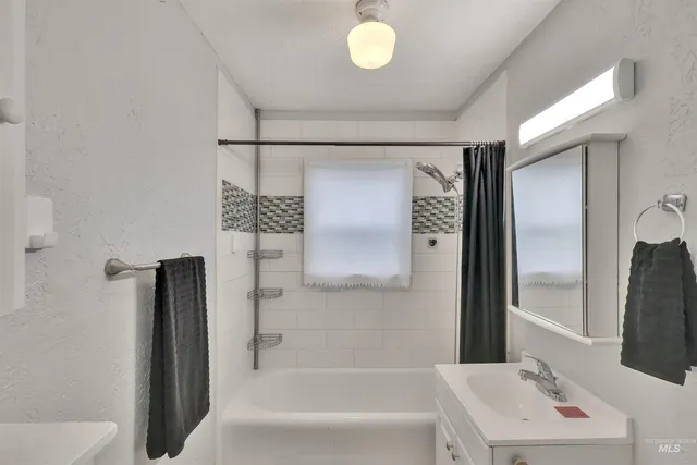 $235,000 | 426 9th Avenue North, Buhl, ID 83316