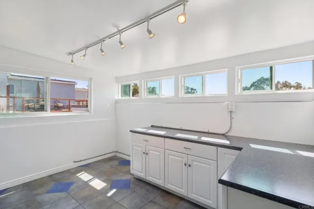 $725,000 | 962 Hanover Street, San Diego, CA 92114