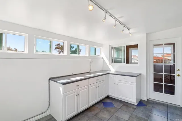 $725,000 | 962 Hanover Street, San Diego, CA 92114