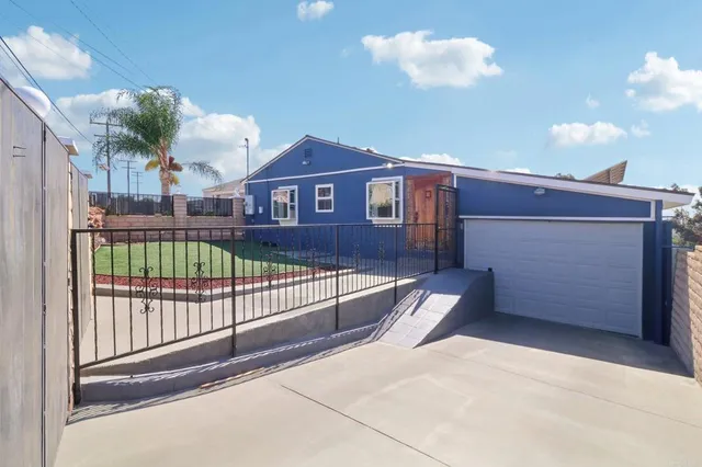 $725,000 | 962 Hanover Street, San Diego, CA 92114