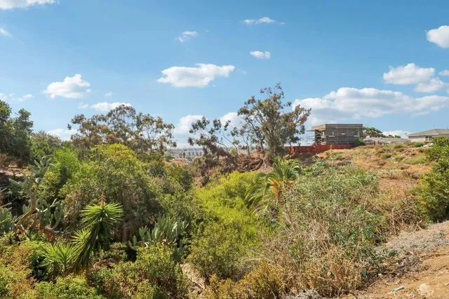 $725,000 | 962 Hanover Street, San Diego, CA 92114