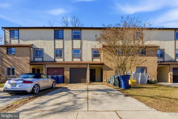 a car parked in front of a building