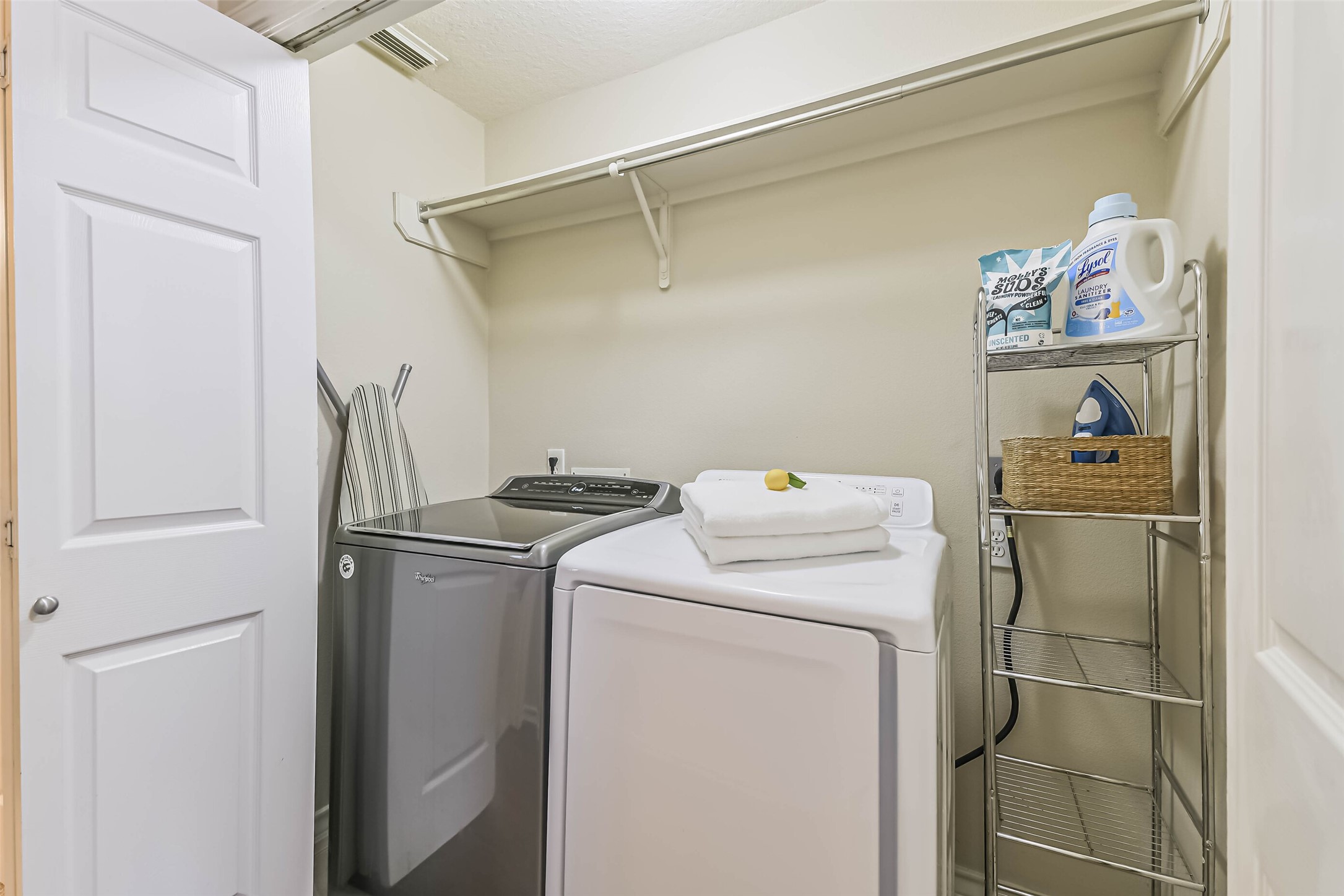 18239 Trinity Knoll Way Humble, TX 77346 - Photo 29 of 38 a utility room with dryer and washer
