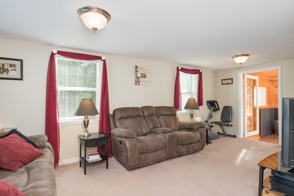 152 Yarmouth Road Gray, ME 04039 - Photo 10 of 35 Living Room
