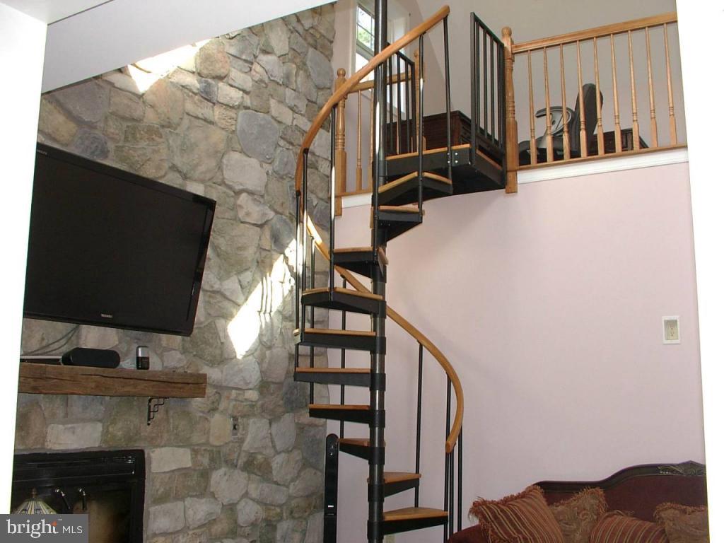 222 Weaver Drive Lititz, PA 17543 - Photo 7 of 19 Gallery Image 7