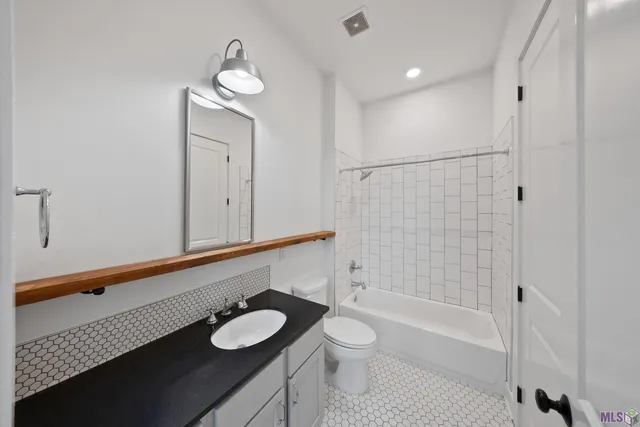 $2,200 | 255 East Boyd Drive, Unit 110, Baton Rouge, LA 70808