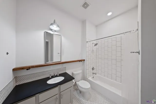 $2,200 | 255 East Boyd Drive, Unit 110, Baton Rouge, LA 70808