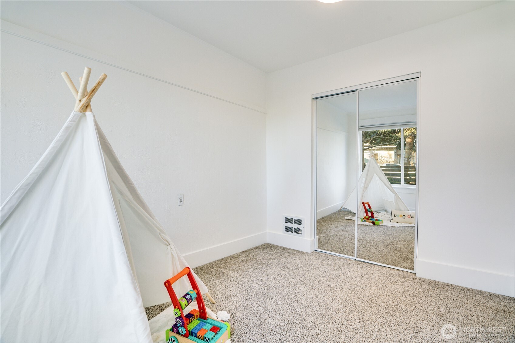 508 North K Street Tacoma, WA 98403 - Photo 10 of 35