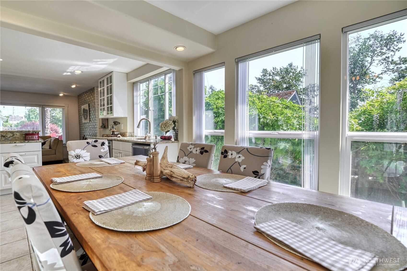 689 Deer Lane Point Roberts, WA 98281 - Photo 15 of 37