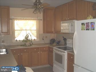 51 Rustleaf Lane Levittown, PA 19055 - Photo 3 of 6 Kitchen