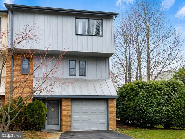 $423,500 | 12750 Gazebo Court, Woodbridge, VA 22192