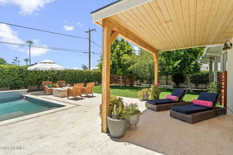 $1,890,627 | 1811 East Claremont Street, Phoenix, AZ 85016