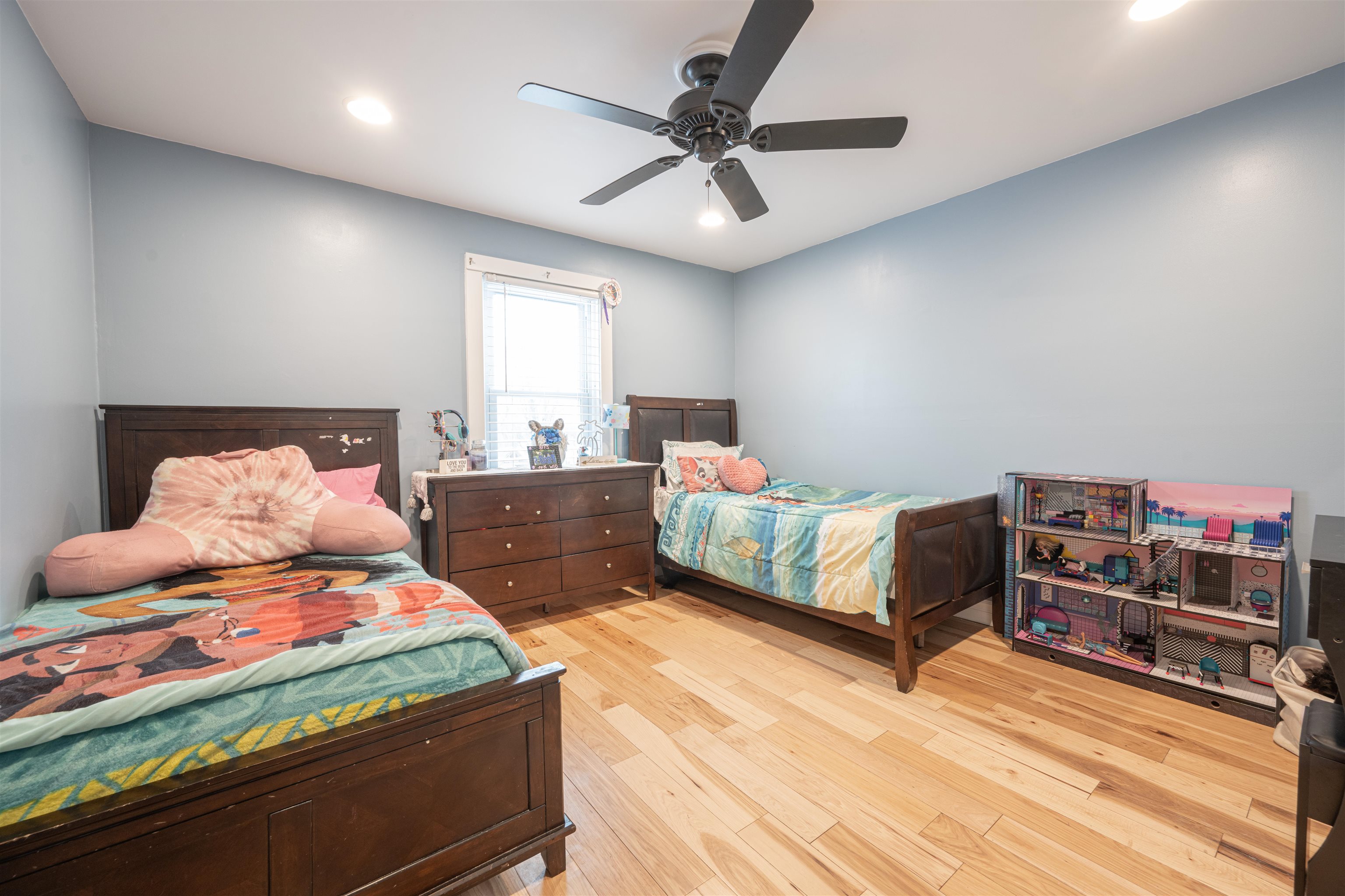 204 Vinton Street Manchester, NH 03103 - Photo 14 of 32