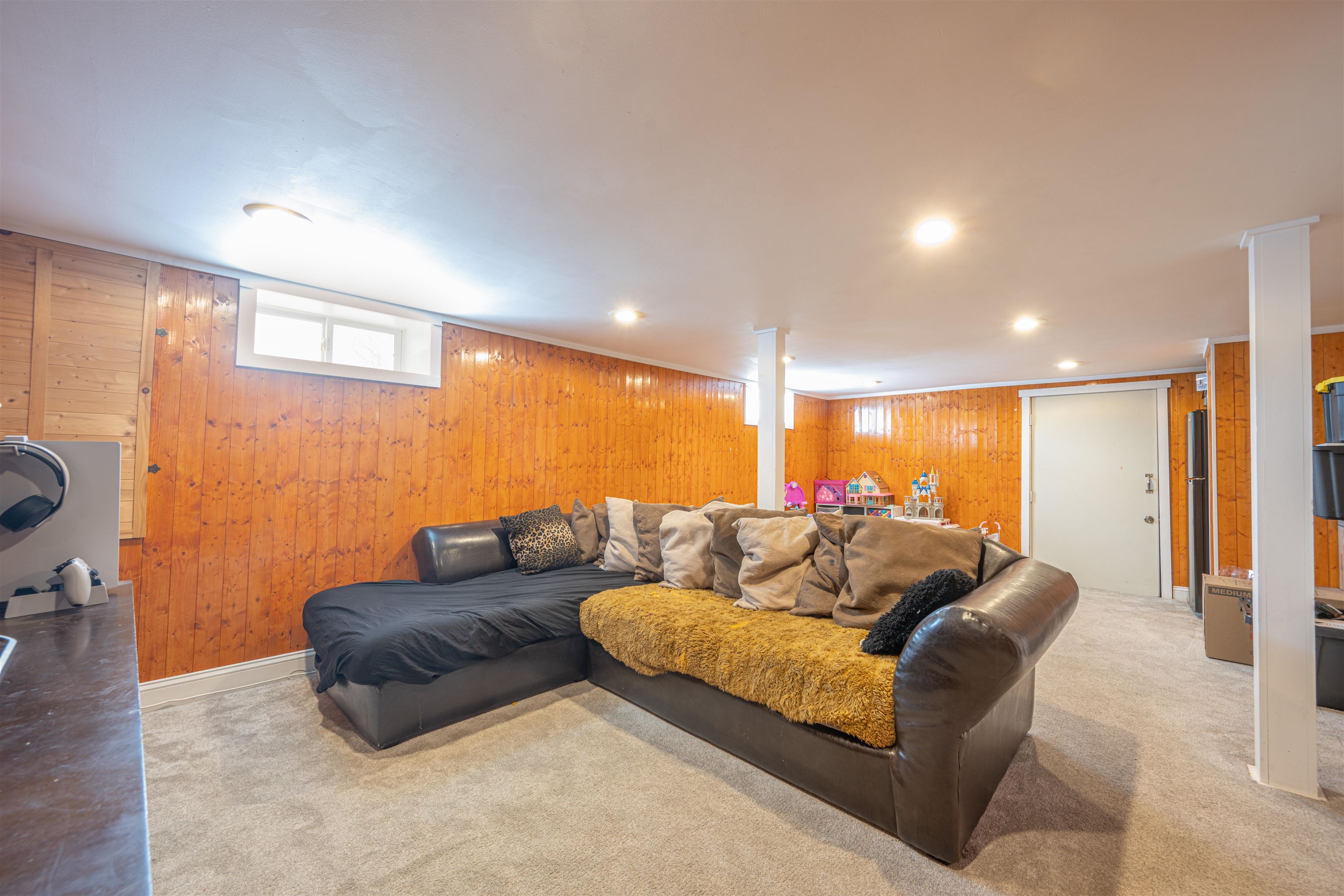 204 Vinton Street Manchester, NH 03103 - Photo 22 of 32