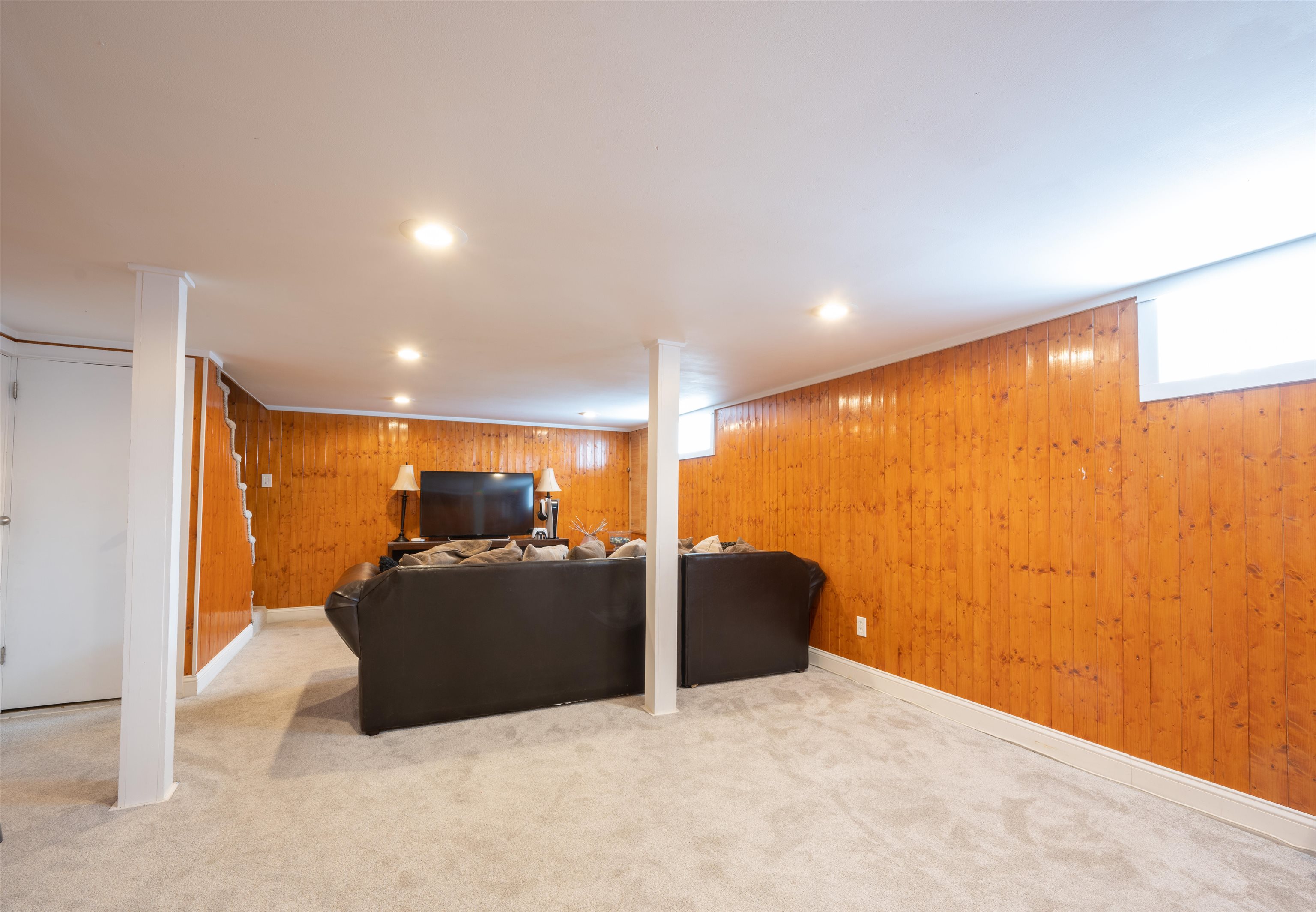 204 Vinton Street Manchester, NH 03103 - Photo 23 of 32