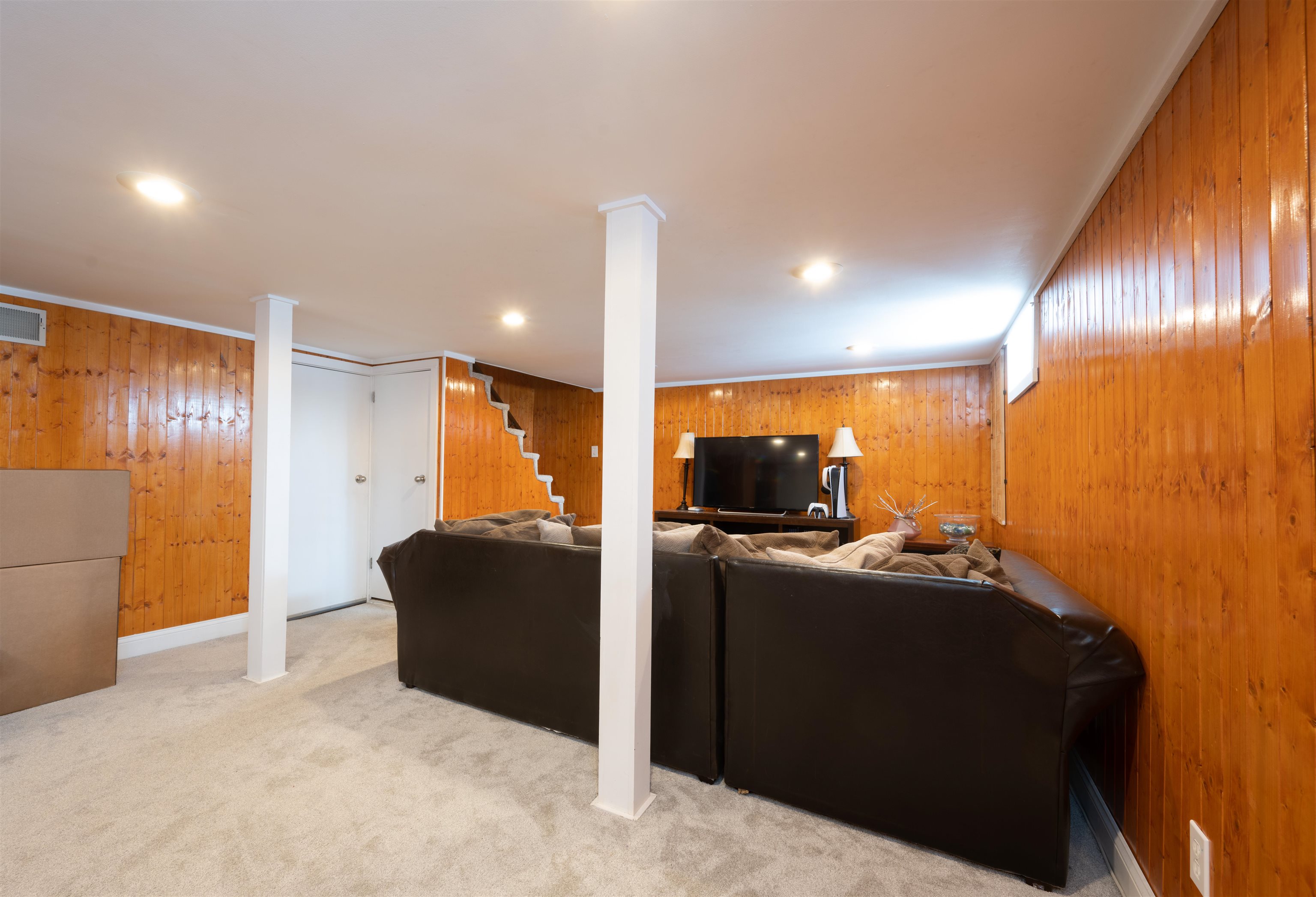 204 Vinton Street Manchester, NH 03103 - Photo 24 of 32