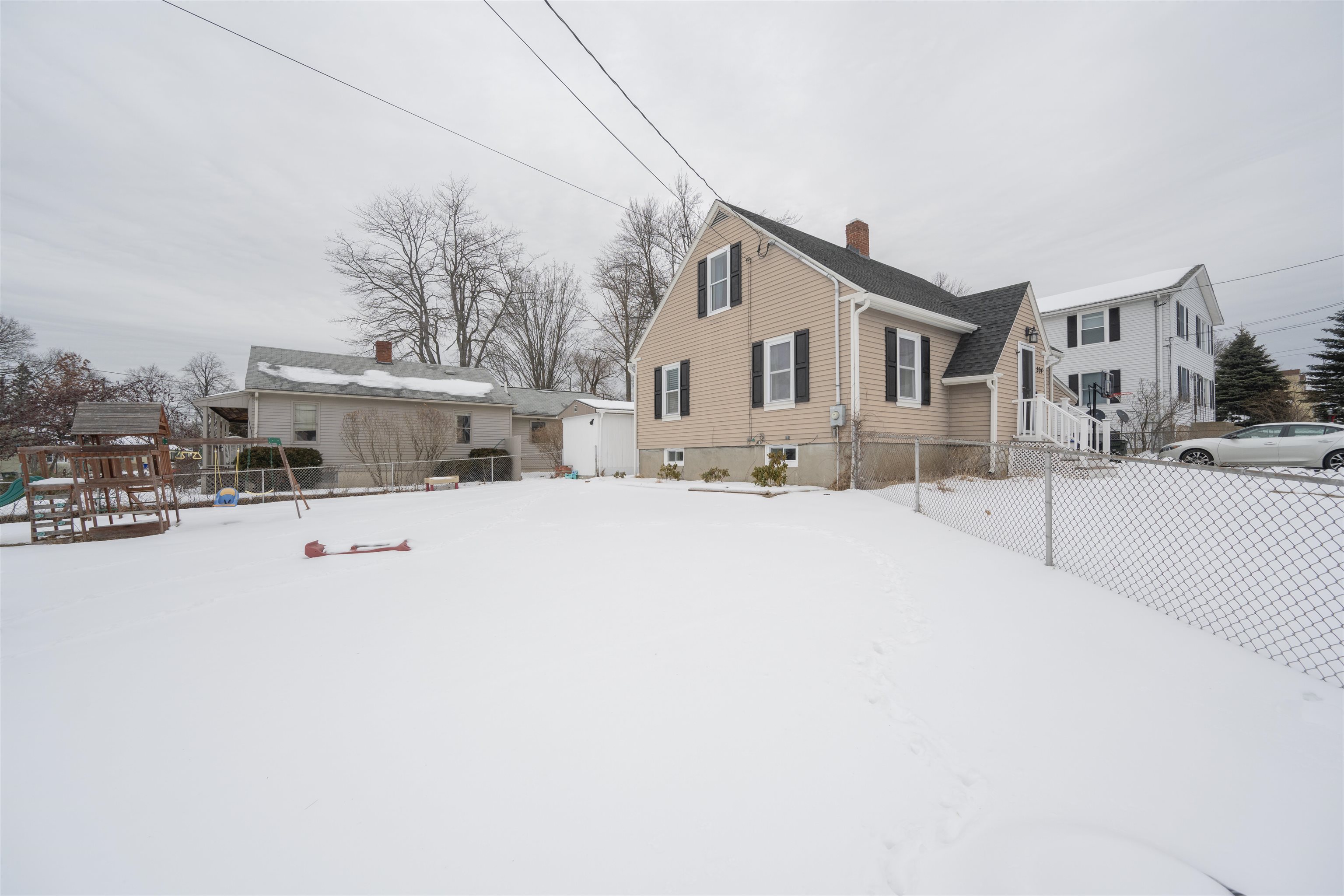 204 Vinton Street Manchester, NH 03103 - Photo 29 of 32