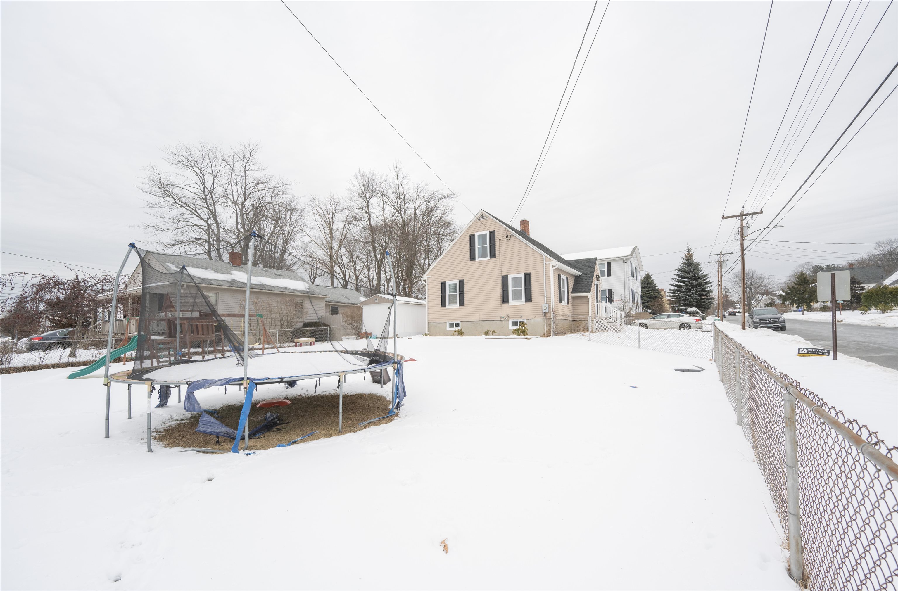 204 Vinton Street Manchester, NH 03103 - Photo 6 of 32