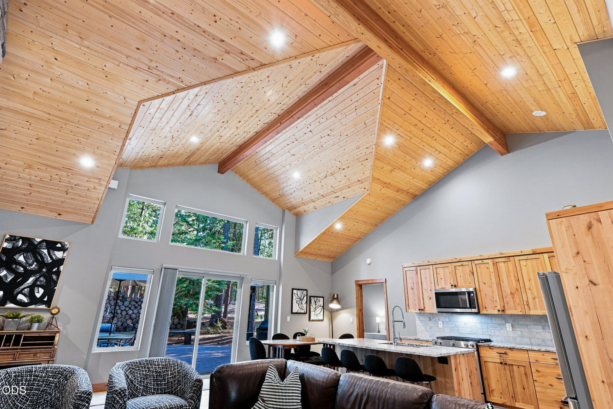 70828 Purslane Black Butte Ranch, OR 97759 - Photo 10 of 66 Gallery Image 10